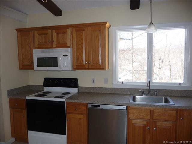 40 Stacy Ct, Cheshire, CT 06410