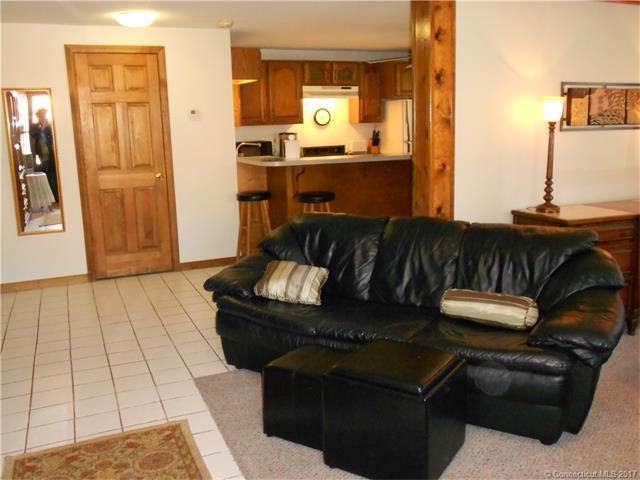 51Stanton Rd, Clinton, CT 06413