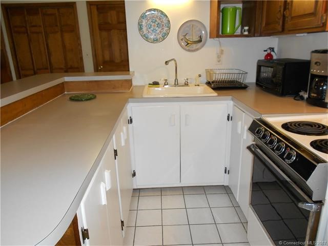 51Stanton Rd, Clinton, CT 06413