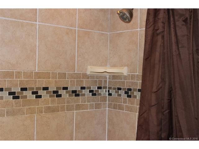 72 Old Nod Rd, Clinton, CT 06413