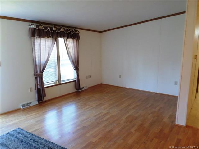 5 Brian Ave, Clinton, CT 06413