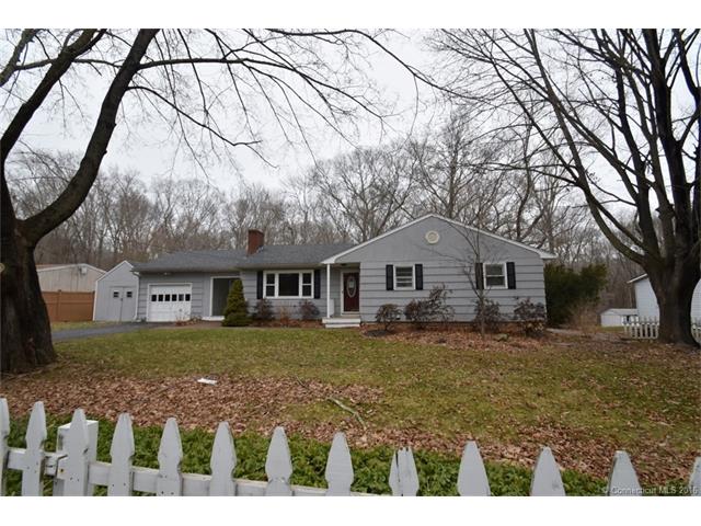 26 Woodland Dr, Clinton, CT 06413