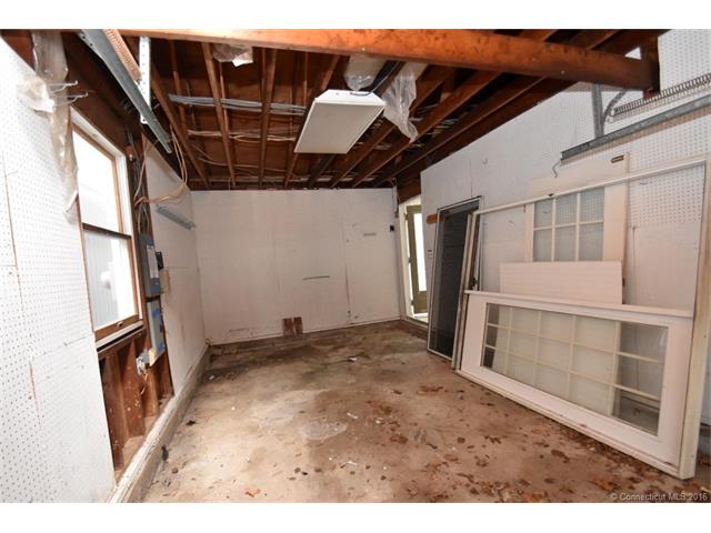26 Woodland Dr, Clinton, CT 06413