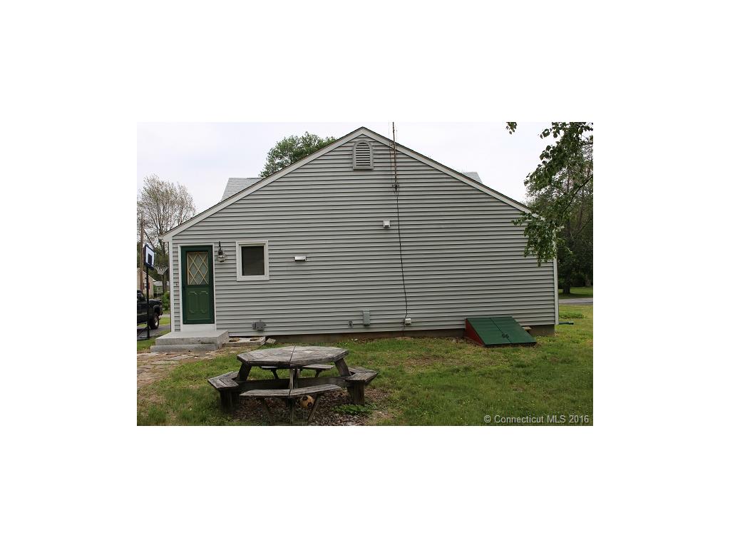 143 Chestnut Dr, Colchester, CT 06415