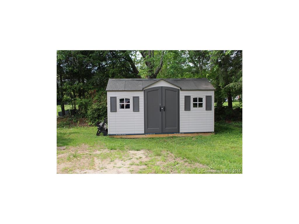 143 Chestnut Dr, Colchester, CT 06415