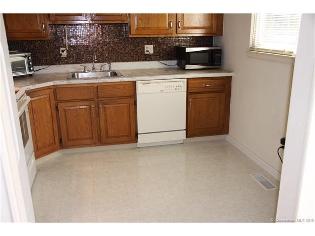 54Blackhaw Dr #54, Cromwell, CT 06416