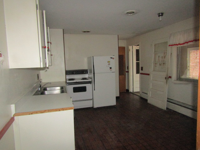12 Robin Ln, Cromwell, CT 06416