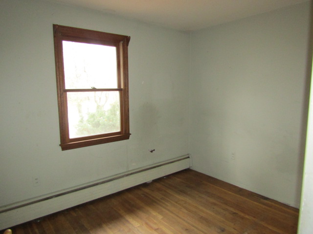 12 Robin Ln, Cromwell, CT 06416