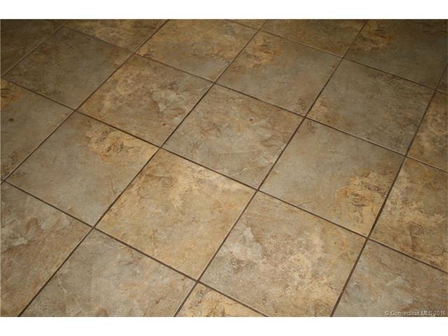 215Skyview Dr #215, Cromwell, CT 06416