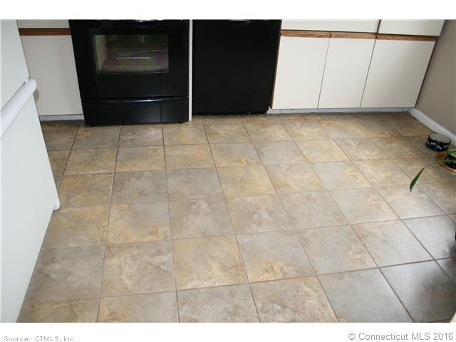 215Skyview Dr #215, Cromwell, CT 06416