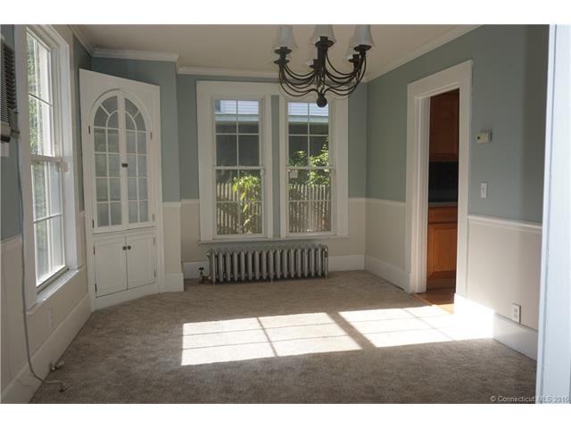 48 South St, Cromwell, CT 06416