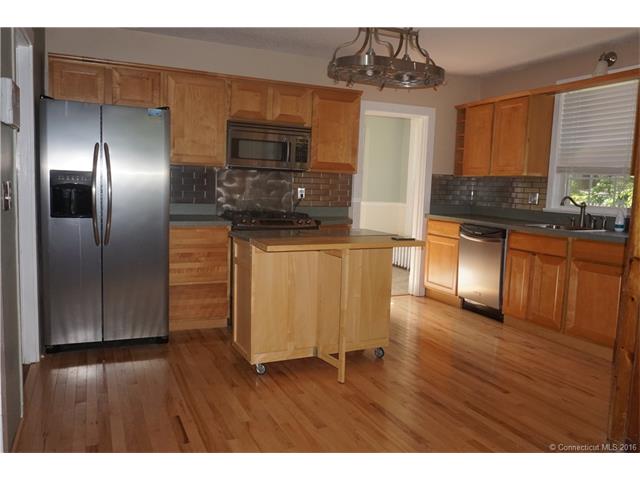 48 South St, Cromwell, CT 06416