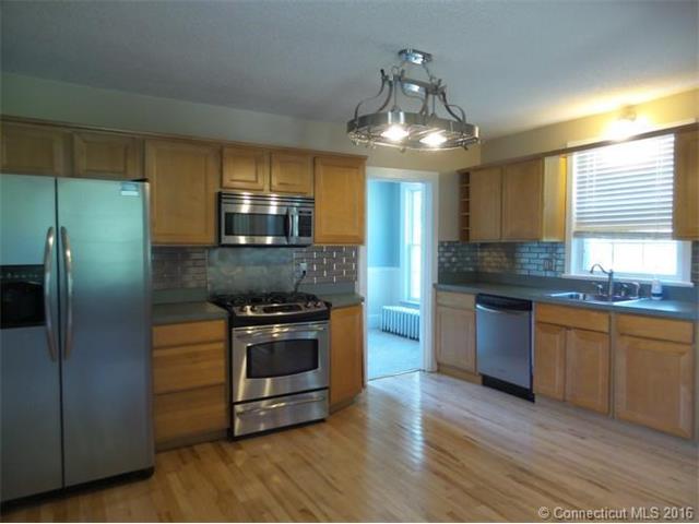 48 South St, Cromwell, CT 06416