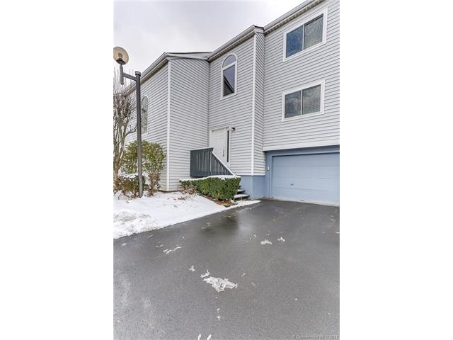 5 Wynwood Dr, Cromwell, CT 06416