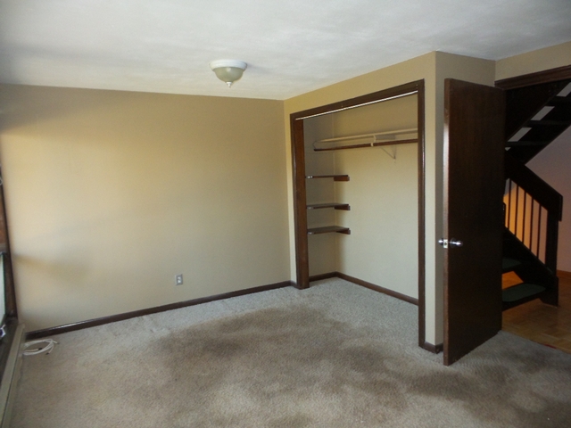 2 Country Squire Dr Unit CCromwell, CT, 06416Middlesex County