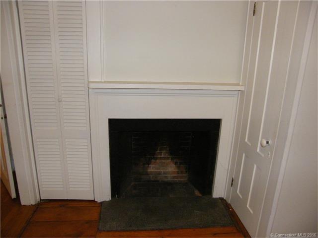 14 Elm St, Deep River, CT 06417