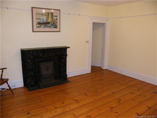 14 Elm St, Deep River, CT 06417