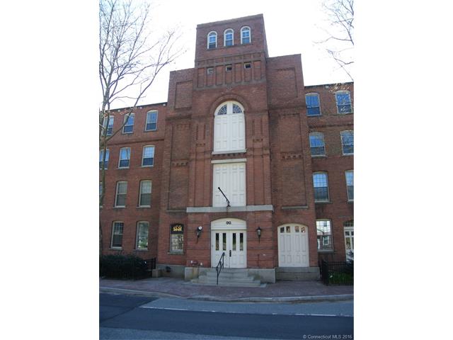 92 Main St, Deep River, CT 06417