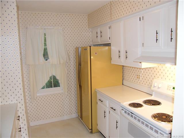 77 Scenic View Dr, Deep River, CT 06417