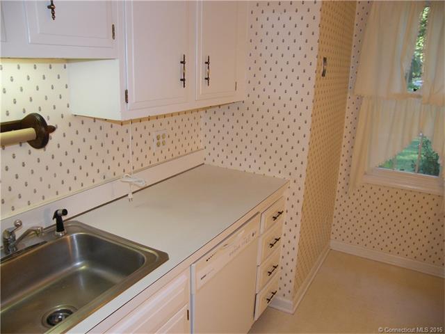 77 Scenic View Dr, Deep River, CT 06417