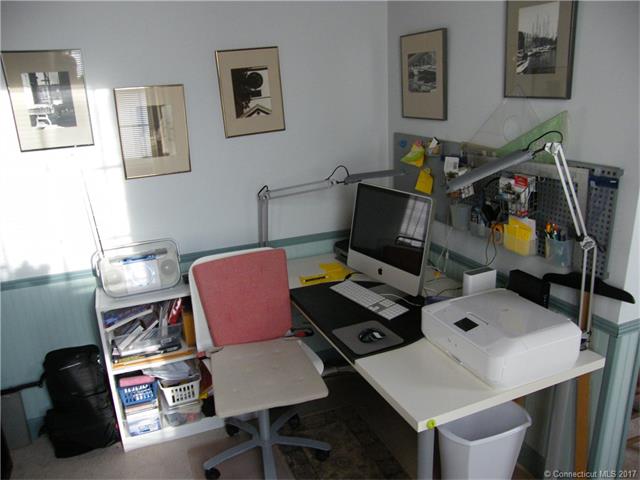 92 Main St, Deep River, CT 06417