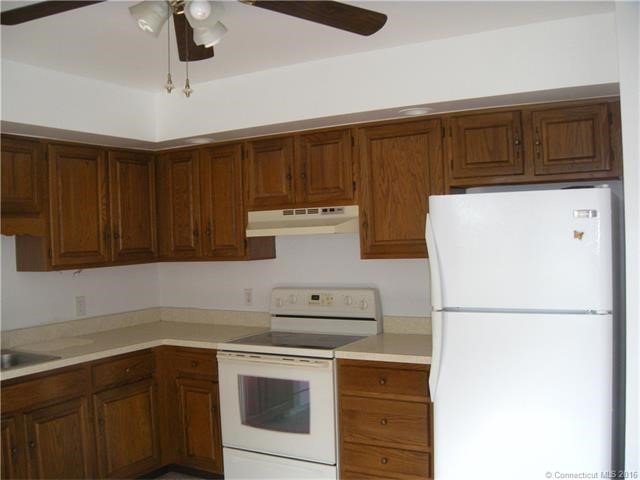 16Grove Ave, Derby, CT 06418