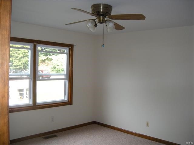 16 Grove Avenue, Derby, CT 06418