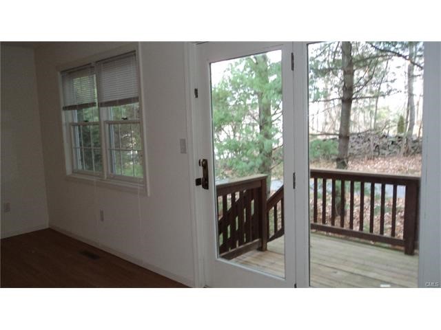 131 Clearview Court, Derby, CT 06418
