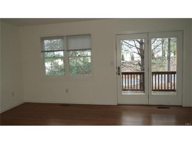 131 Clearview Court, Derby, CT 06418
