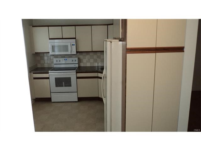 131 Clearview Court, Derby, CT 06418