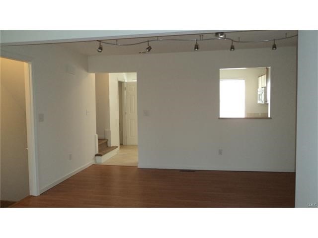 131 Clearview Court, Derby, CT 06418