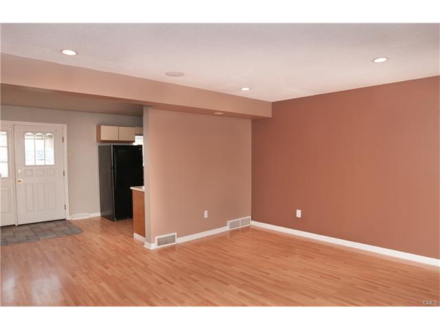204 New Haven Avenue, Derby, CT 06418