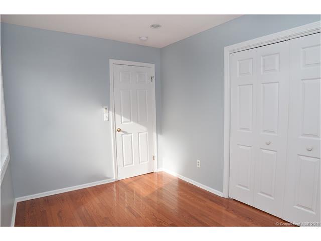 204 New Haven Ave, Derby, CT 06418