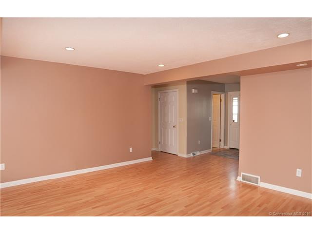 204 New Haven Ave, Derby, CT 06418