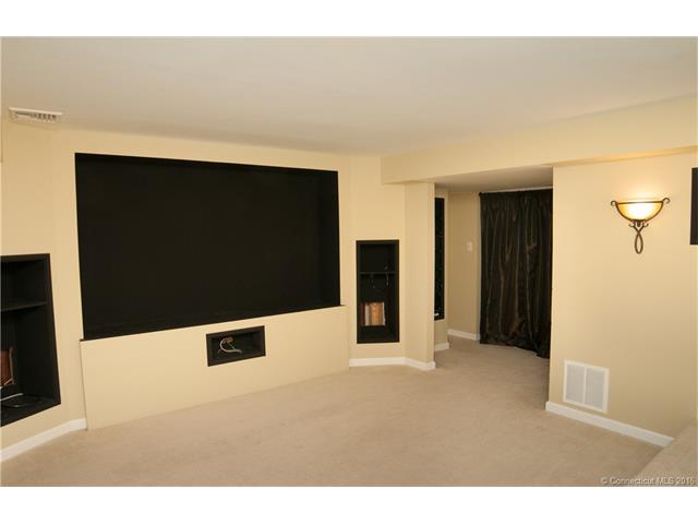 204 New Haven Ave, Derby, CT 06418