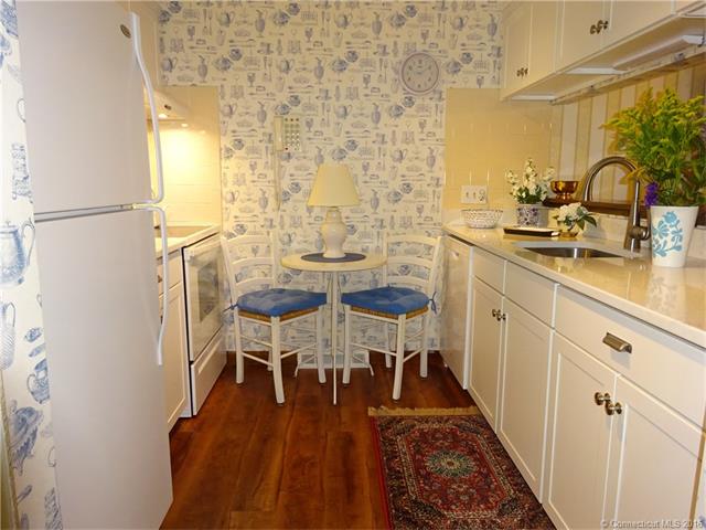 86 Orangewood, Derby, CT 06418