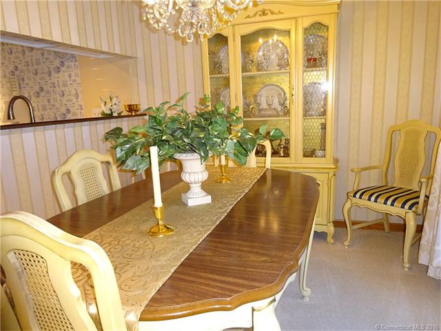 86 Orangewood, Derby, CT 06418