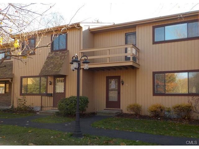 15 Orangewood West, Derby, CT 06418