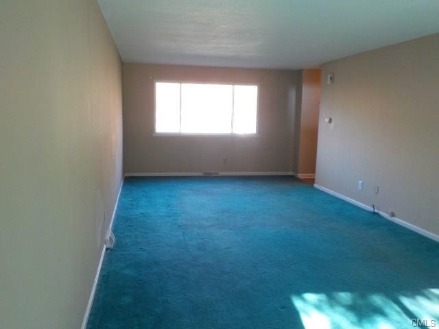 15 Orangewood West, Derby, CT 06418