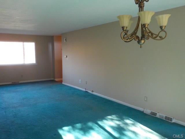 15 Orangewood West, Derby, CT 06418