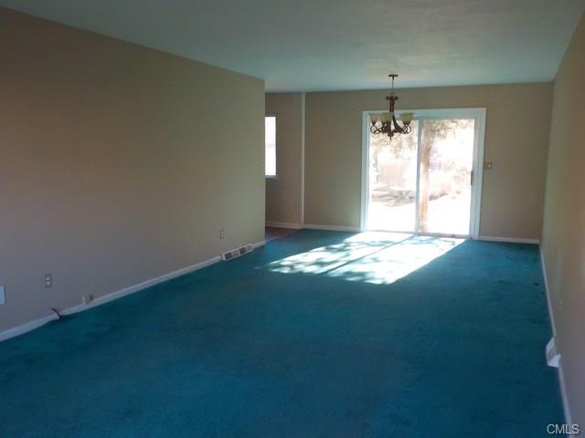 15 Orangewood West, Derby, CT 06418