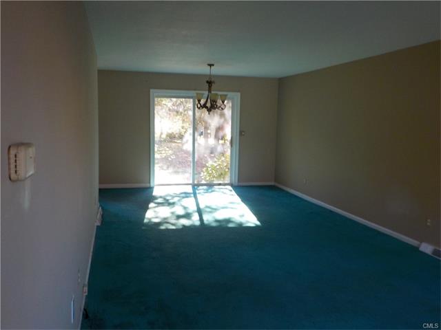 15 Orangewood West, Derby, CT 06418