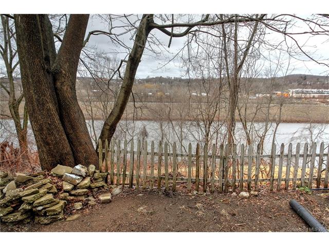 276Derby Ave, Derby, CT 06418