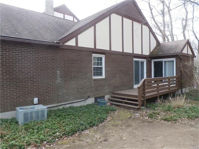 34 Derbyshire, Derby, CT 06418