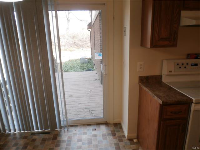34 Derbyshire, Derby, CT 06418
