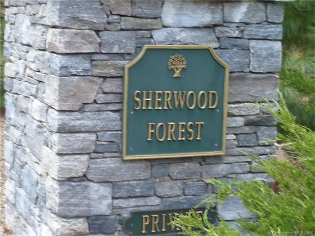 17Sherwood Forest Ln, Killingworth, CT 06419