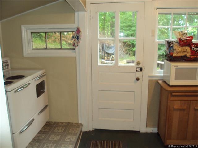 25 Longwood Dr, E Haddam, CT 06423