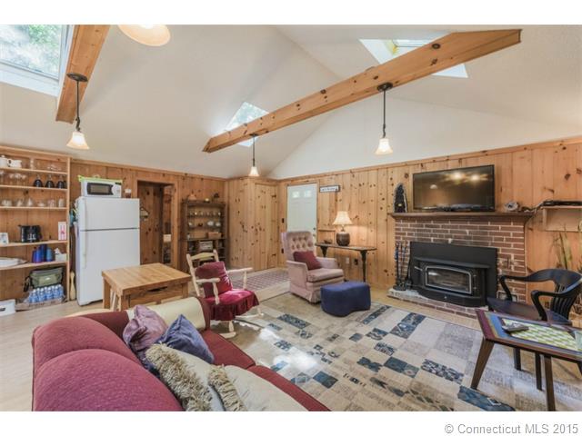 42 Cragmere Rd, E Haddam, CT 06423
