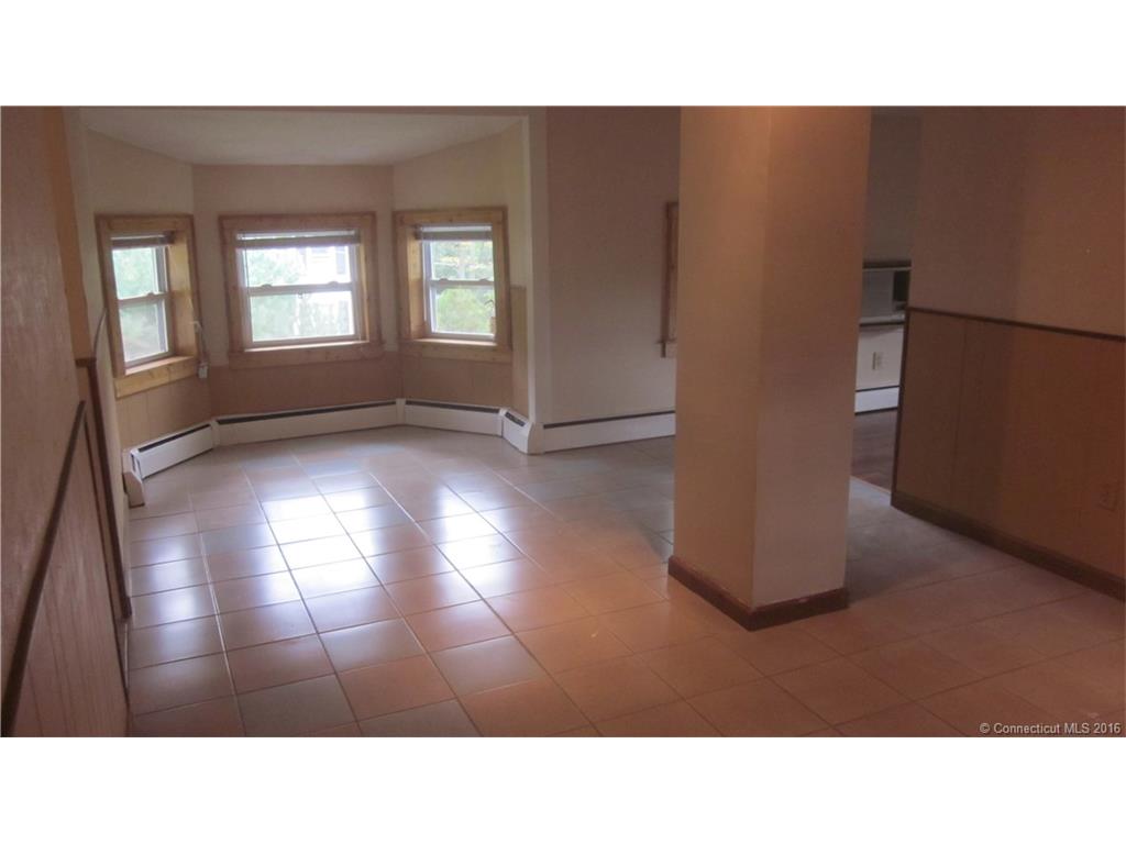 70 Skinner St, E Hampton, CT 06424