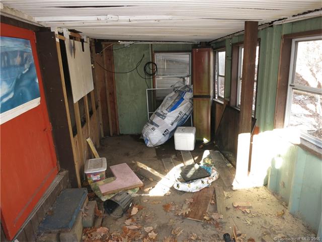 70 Mountainview Rd, E Hampton, CT 06424
